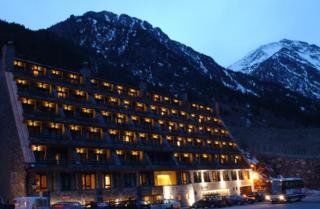 Hotel Atiram Patagonia Arinsal Exterior foto