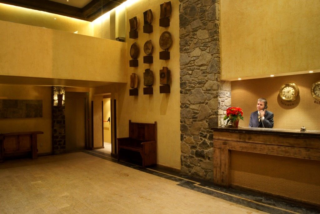 Hotel Atiram Patagonia Arinsal Exterior foto